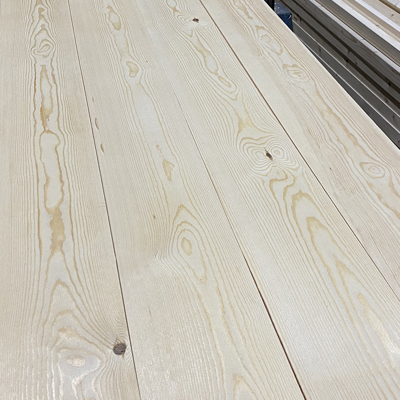 Terrassendielen aus Kiefernholz