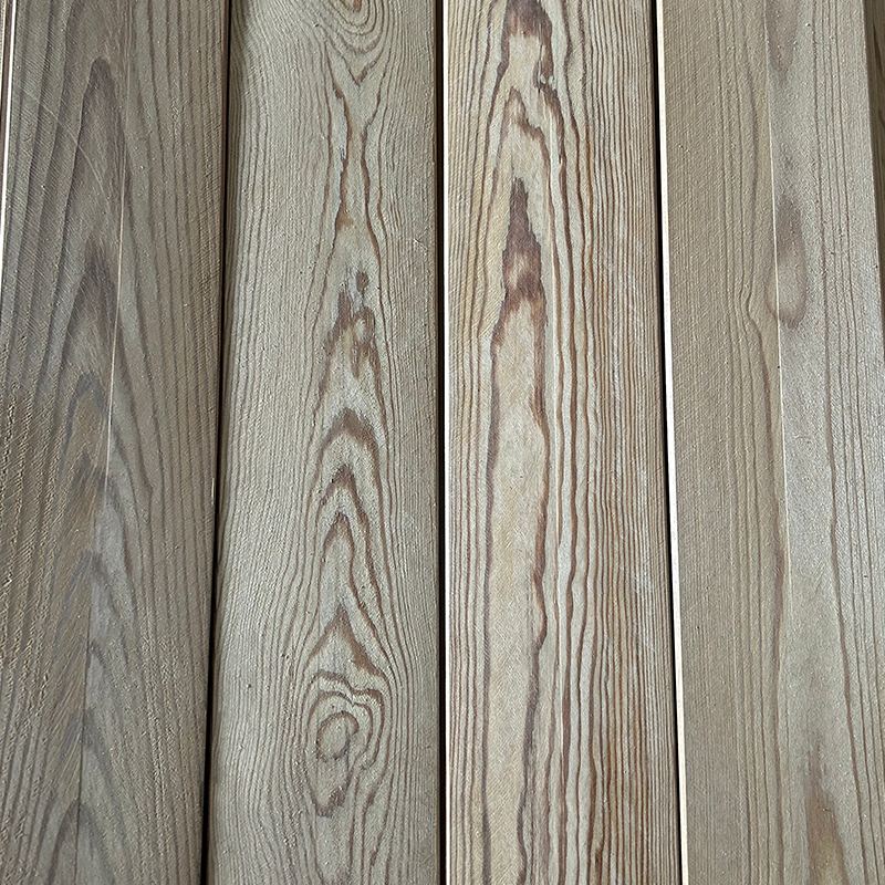 Wandpaneele aus karbonisiertem Holz Wandpaneele aus karbonisiertem Holz